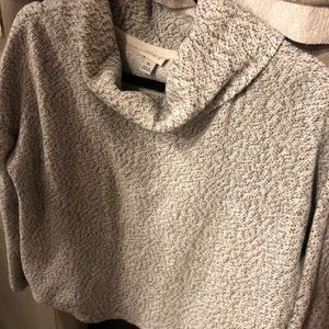 Turtle neck sweater gray and white size xl